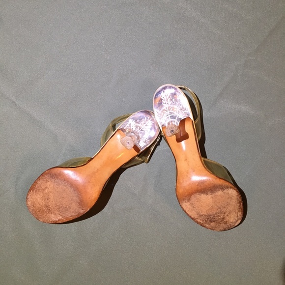 Rare 1940’s clear lucite etched heel slingback 7 - Picture 3 of 8